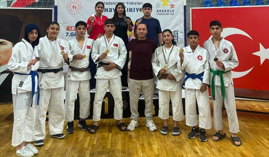 ANALİG Judo Müsabakalarında Iğdır Fırtınası: Genç Sporcularımız Bingöl’den Zaferle Döndü!
