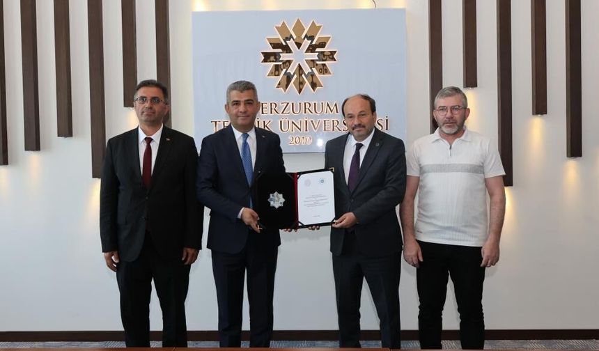 Erzurum Lisesinin köklü tarihi bilimsel bir eserle geleceğe taşınıyor