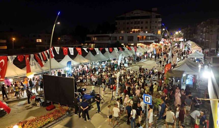 Arsuz'da sokak şenlikleri yoğun ilgi gördü