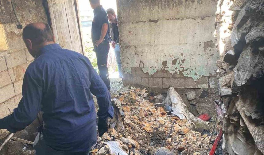 Başkale'de tandır evi yangını