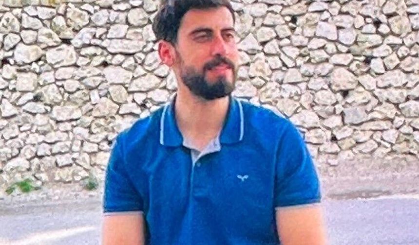 Bir genç evinde ölü bulundu