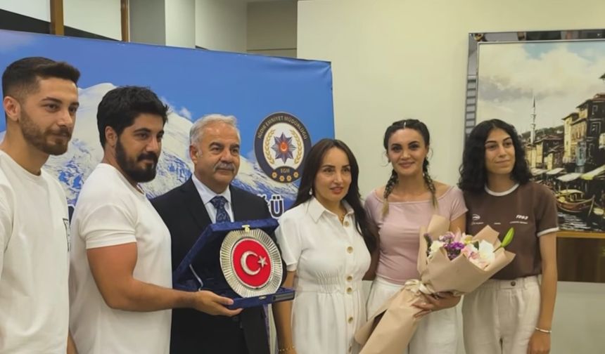 IĞDIR EMNİYETİ’NDE DUYGUSAL VEDA: TAYİNİ ÇIKAN PERSONEL ONURUNA YEMEK DÜZENLENDİ