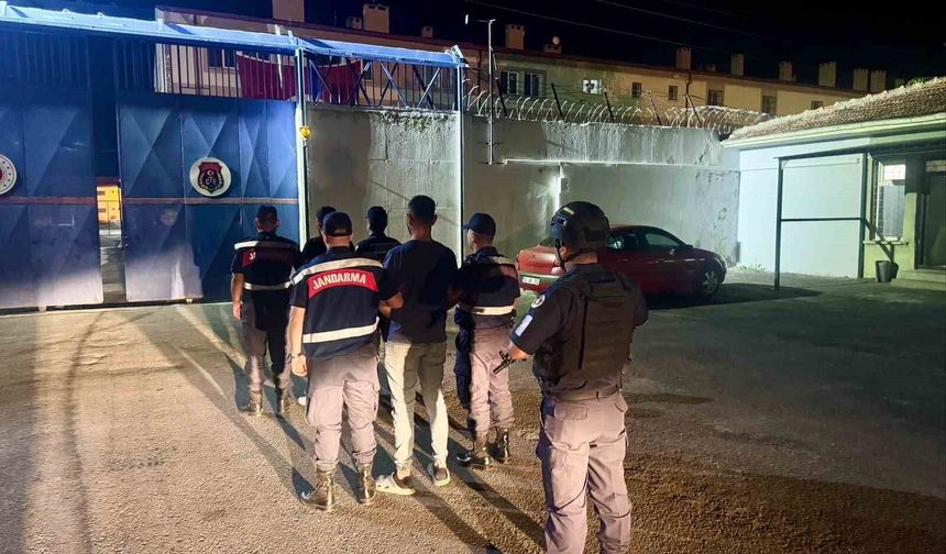 Güneş paneli çalan 3 kişi tutuklandı