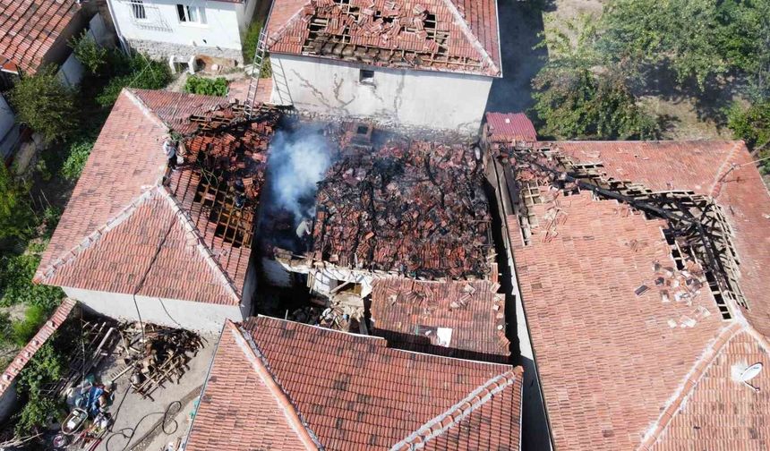 Tandırda çıkan yangın 3 evi küle çeviriyordu