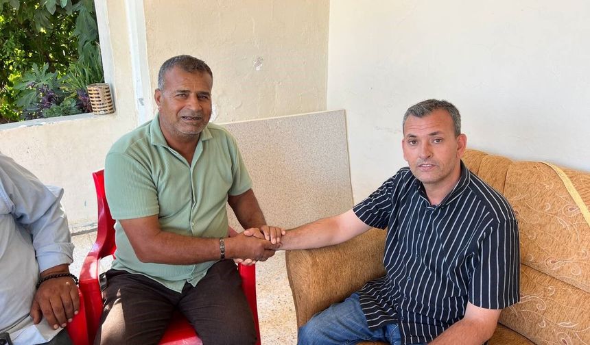 Tekerlekli sandalyesiyle otobüse binemeyen vatandaş, engelliler derneğine bağışta bulunması şartıyla şoförle barıştı
