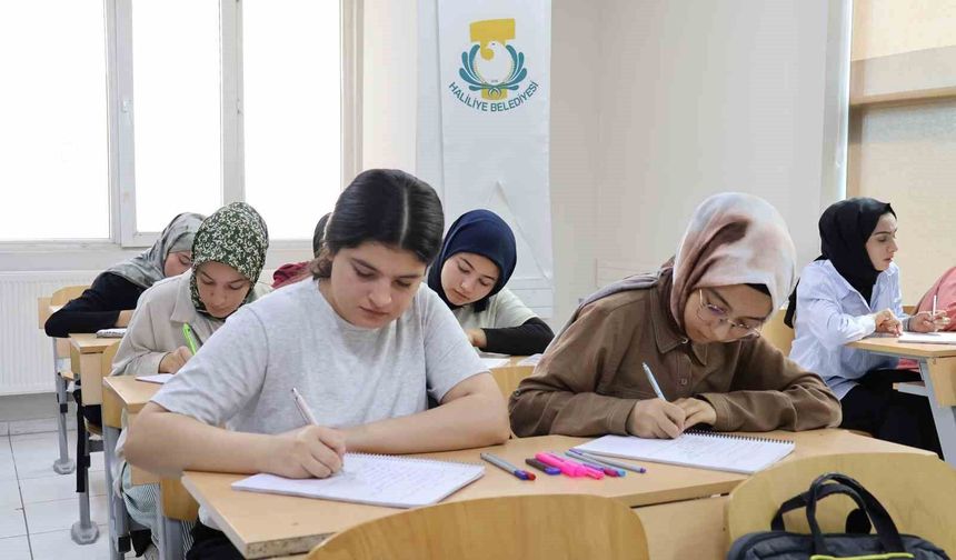 Üniversite adaylarına ücretsiz yaz kursu