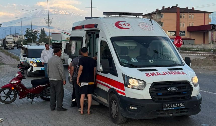 ÇEVRE YOLUNDAKİ YOL ÇALIŞMASI KAZALARA DAVETİYE ÇIKARIYOR: 1 YARALI