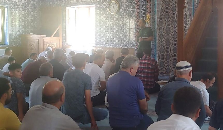 Yeşilay'dan cami cemaatine bağımlılıkla mücadele bilgilendirmesi