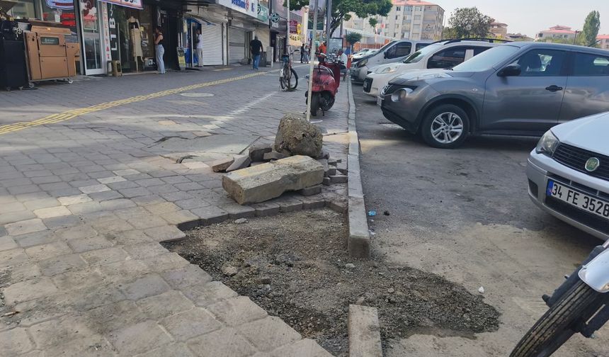 BOŞA AKAN SU PATLAĞI KISA SÜREDE ONARILDI