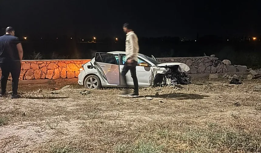 Iğdır’da Yeni Yolda Korkutan Kaza: 4 Gencin Bulunduğu Araç Hurdaya Döndü