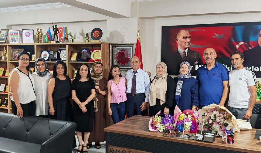 Yazar Allahverdi Akyüz İmza Günü Düzenledi