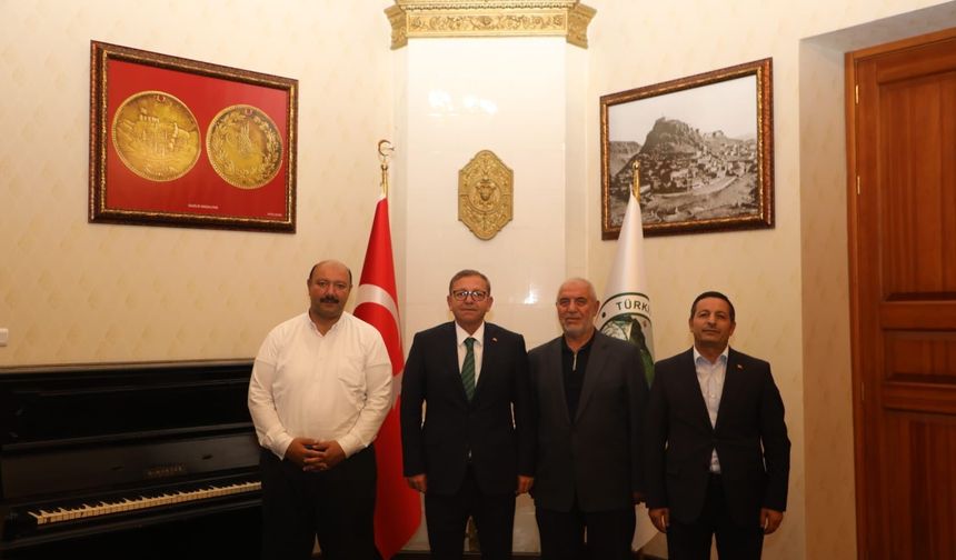 Aşiretler Federasyonu’ndan Vali ve Belediye’ye Ziyaret