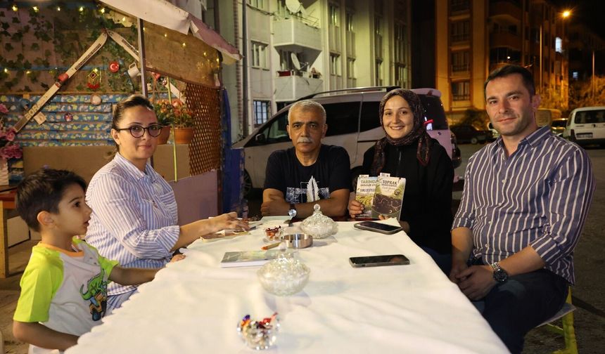 Mete Türkoğlu’nun 16. ve 17. Kitapları Okurla Buluştu