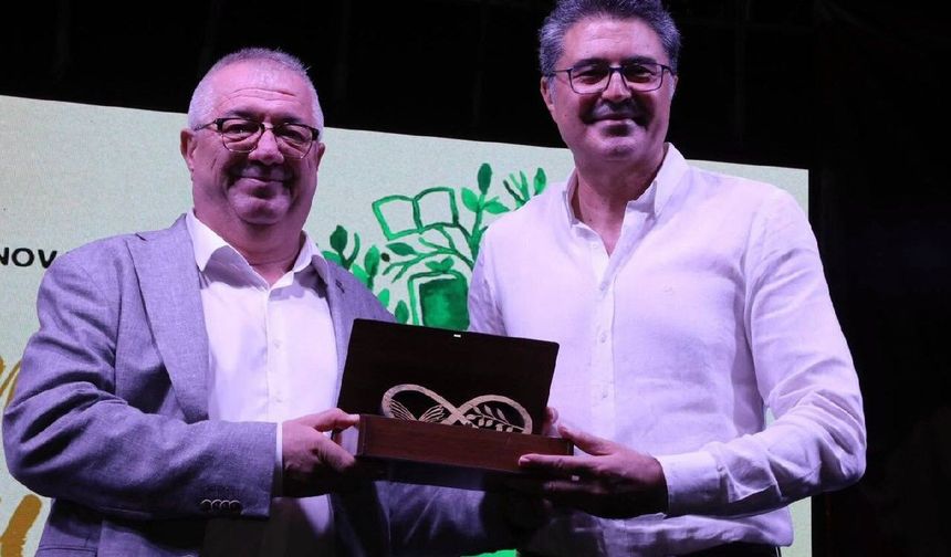 8. Edremit Kitap Fuarı'nda altıncı gün: Kitap, düşünce ve sohbet bir arada