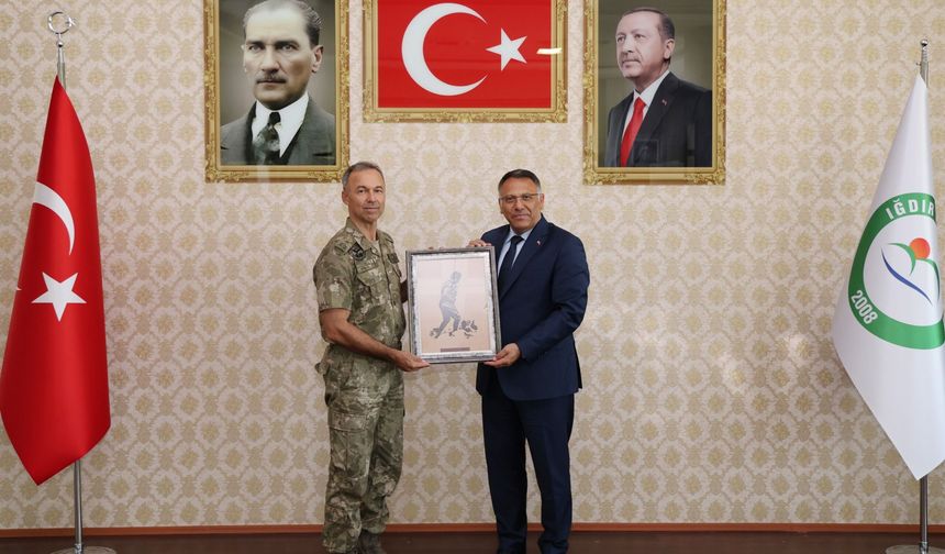 5'inci Hudut Tugay Komutanı Tuğgeneral Cavit Tütüncü’den Rektör Gürel’e Veda Ziyareti