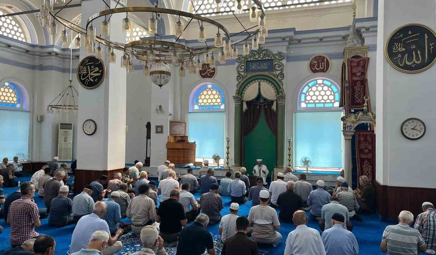 Burhaniye Kocacamide Mevlid Kandili programı düzenlendi