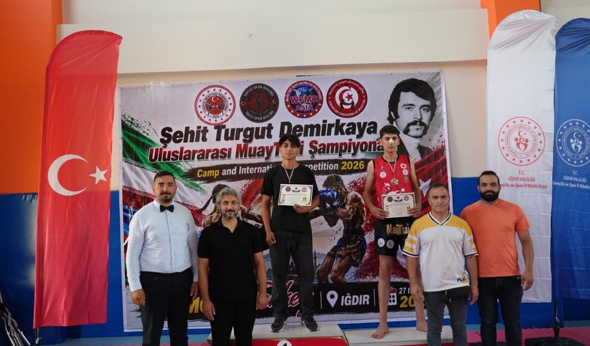 IĞDIR MUAY THAI İL TEMSİLCİSİ VE MİLLİ TAKIM ANTRENÖRÜ ZEKERİYA MERT'TEN ANLAMLI Bir MESAJ..
