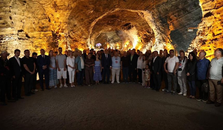 Gazeteciler Tuz Mağarası’nda Ağırlandı