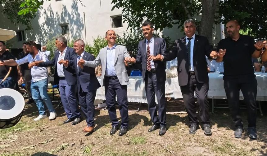 Vali Taşolar Halay Çekti