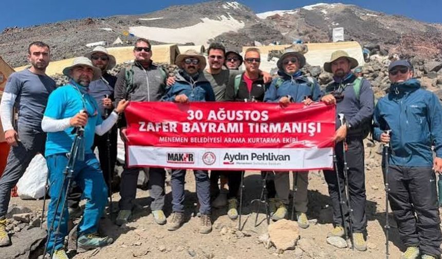 Zaferin ruhu, Ağrı Dağı'nın zirvesine taşındı