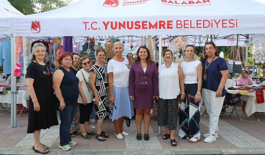 Kadınların el emeği gece pazarında görücüye çıktı
