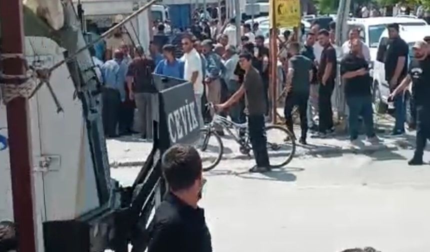 Van'da iki aile arasında taşlı sopalı kavga: 2 yaralı