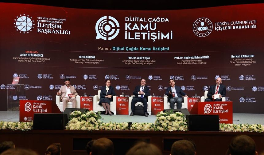 Rektör Gürel, “Dijital Çağda Kamu İletişimi” Paneline Katıldı