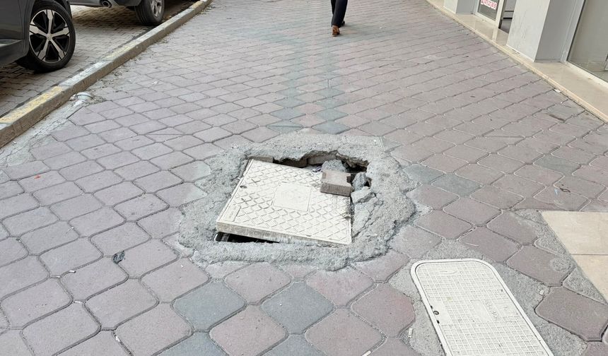 Iğdır’da Kaldırımlar ve Kanalizasyon Kapakları Tehlike Saçıyor