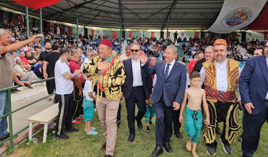 Zengibar Karakucak Güreşleri'nin başpehlivanı Feyzullah Aktürk
