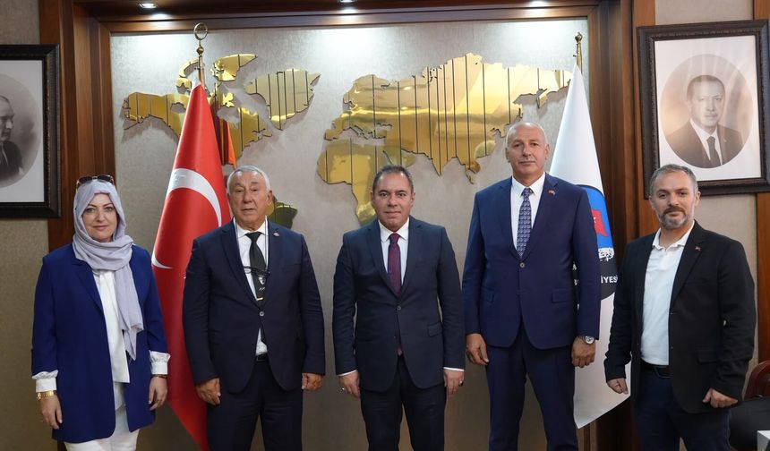 Iğdır Azerbaycan Evi Derneği’nden Kars Belediye Başkanı Senger’e Ziyaret