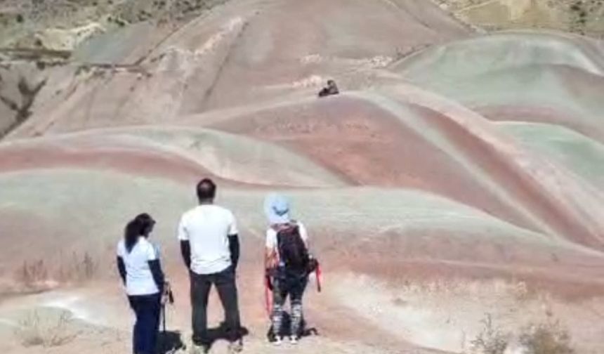 Iğdırlı Dağcılar Erzurum’un Gökkuşağı Tepeleri’ne Çıkarma Yaptı