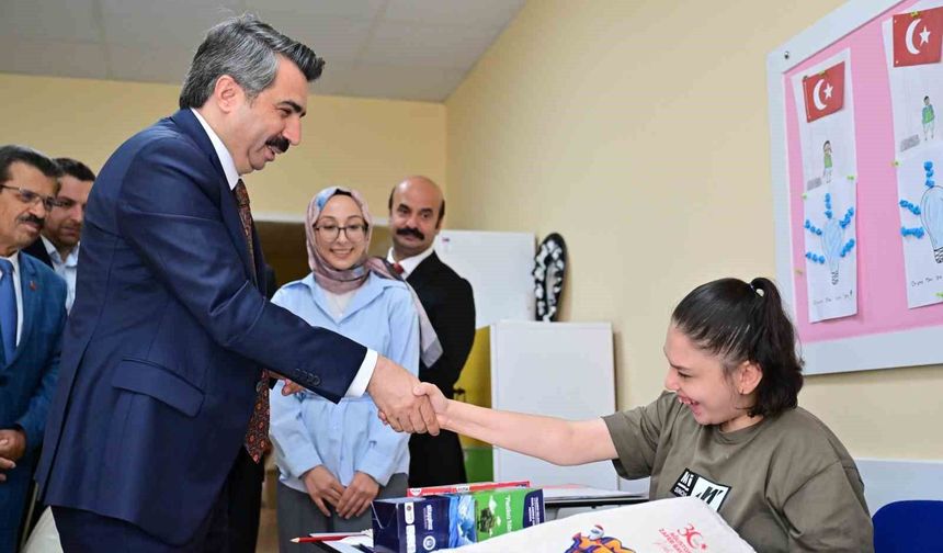 Başkan Oktay Yılmaz, özel öğrencilerin heyecanına ortak oldu