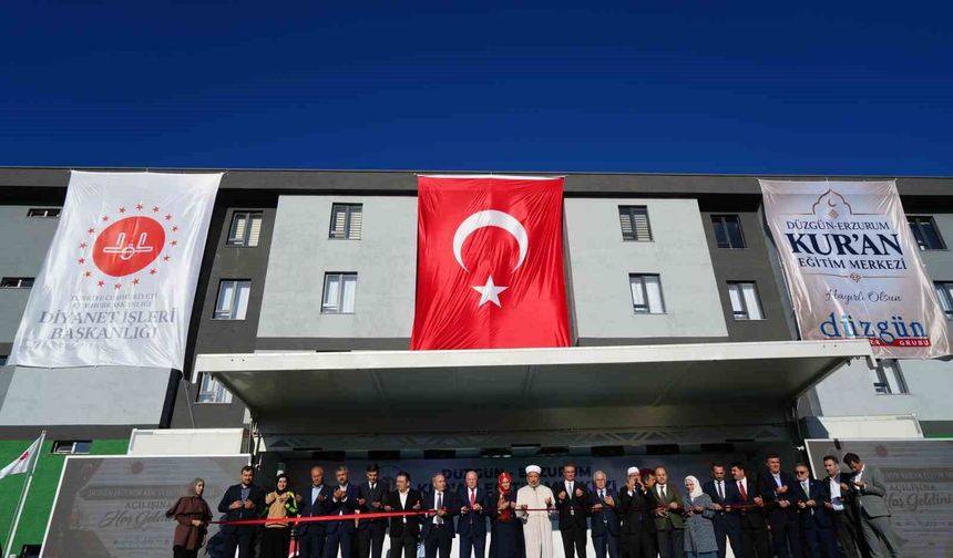 Diyanet İşleri Başkanı Arpaguş: 'Erzurum bir Kur'an şehri, Erzurum bir hafızlar diyarı. Erzurum'un öyle köyleri vardır ki 'Kaç hafız var?' diye sorulmaz, 'Hafız olmayan var mı?' diye sorulurmuş'