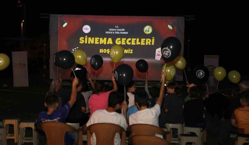 Hasanlar köyünde nostalji dolu açık hava sineması