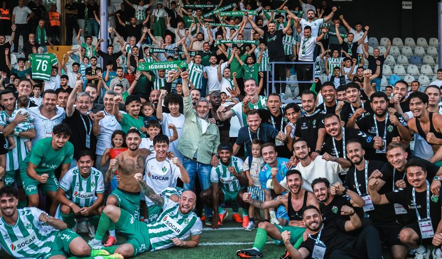 Mardin Galibiyetinin Ardından Cantürk Alagöz Mutluluğunu Taraftarlar ve Futbolcularla Kutladı