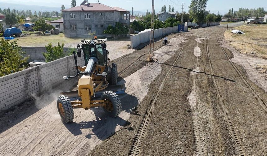 Emek Mahallesi’nde Asfalt Hazırlığı