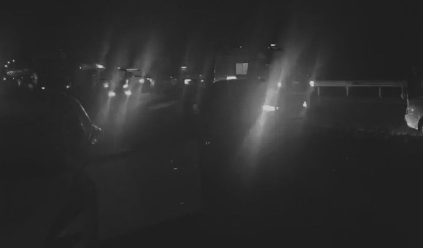 Iğdır-Melekli Yolunda Gece Yarısı Kaza: Otomobil Direğe Çarpıp Araziye Uçtu