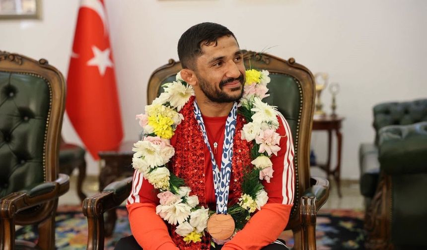 Iğdır Valisi Taşolar, bronz madalyalı milli judocu Salih Yıldız'ı ağırladı