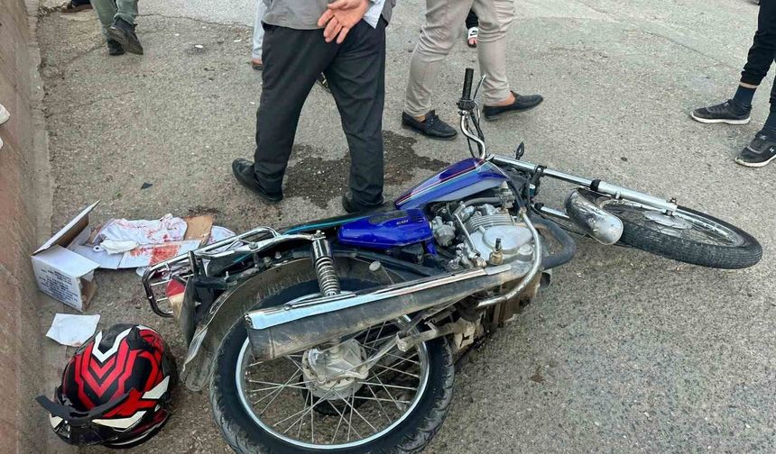 İki motosiklet çarpıştı: 2 yaralı