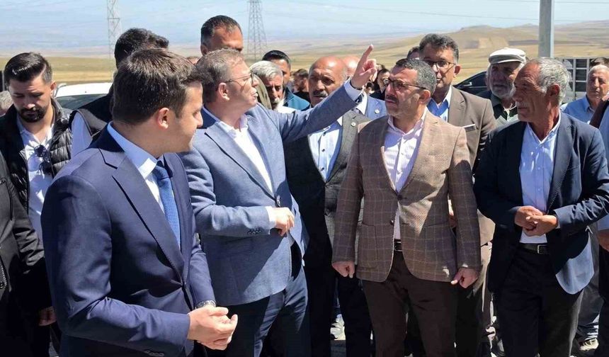 Kars'ta köy yollarında beton yol dönemi: Vali Polat ve Milletvekili Çalkın Yağlıca'da incelemelerde bulundu
