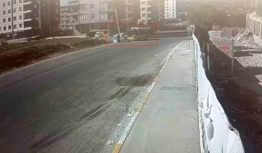 Otobüsü ile otomobil çarpıştı: 1'i bebek 4 yaralı