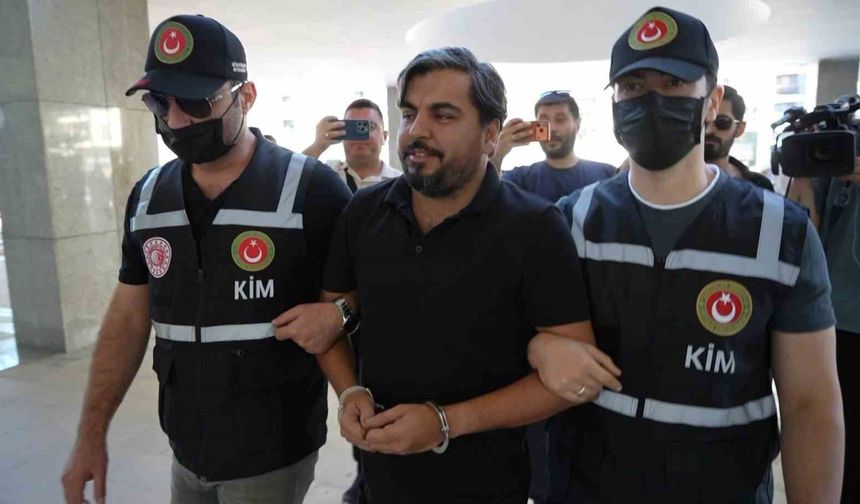 Tır dorsesinde yakalanan Arif Kocabıyık, Konyaaltı Belediyesi'nden aylarca çalışmadan maaş almış