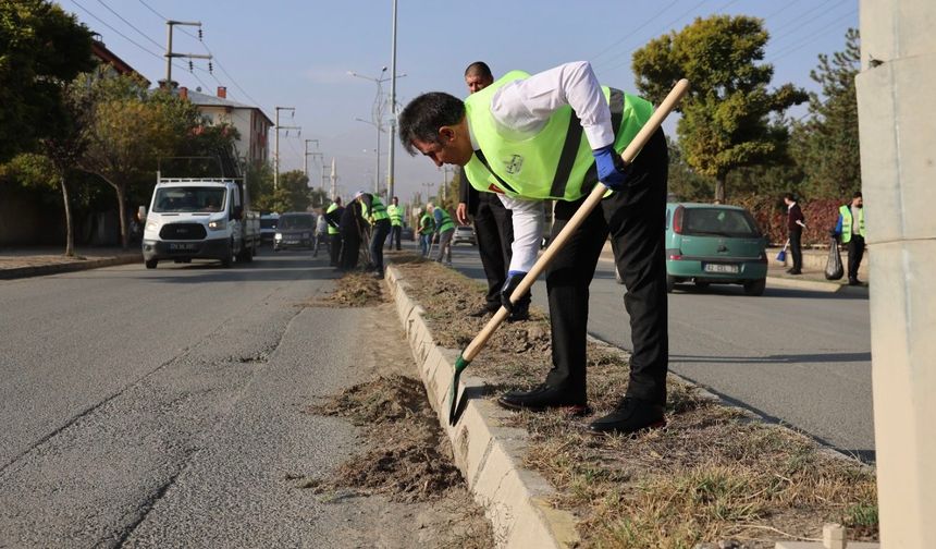 Devlet Şehri Temizliyor