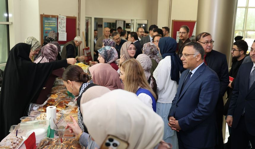 Iğdır Üniversitesinde "Hep Birlikte Gazze İçin" Kermesi Düzenlendi
