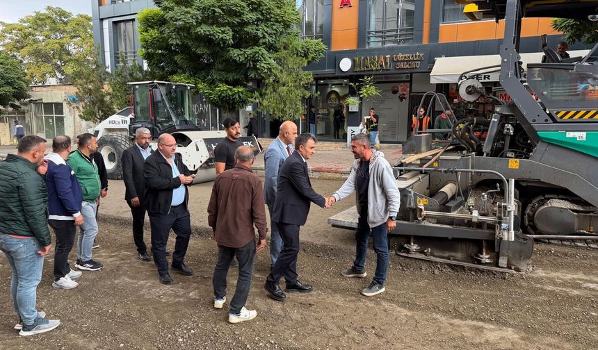 Tuzluca İlçe Merkezinde Sıcak Asfalt Çalışmalarında Sona Yaklaşıldı