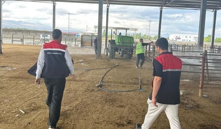 Iğdır Hayvan Pazarı’nda Dezenfeksiyon Çalışması