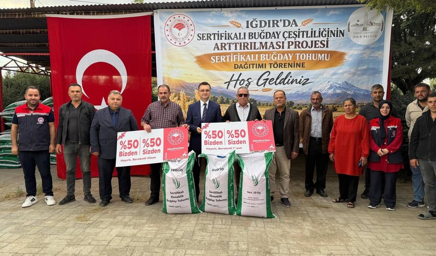 KARAKOYUNLU'DA ÇİFTÇİLERE %50 HİBELİ SERTİFİKALI BUĞDAY TOHUMU DESTEĞİ