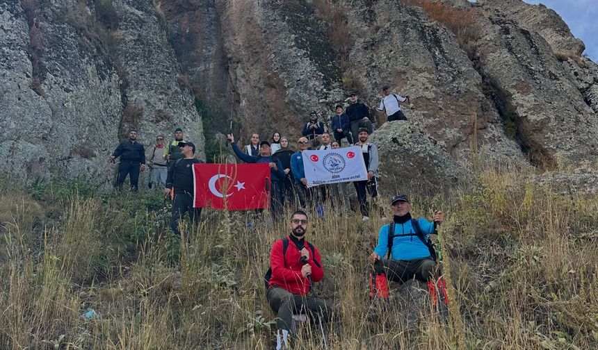 Yeşilay ve İDAK’tan Filistin İçin Anlamlı Yürüyüş