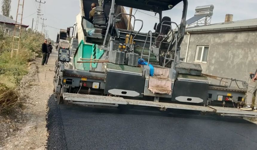 YUKARI ÇAMURLU KÖYÜ OKUL YOLUNDA BİTÜMLÜ SICAK ASFALT MÜJDESİ