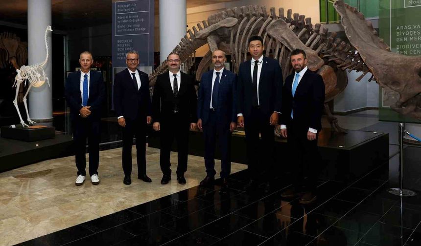 FISU heyetinden Atatürk Üniversitesine ziyaret: Erzurum'un 2029 Dünya Üniversiteler Kış Oyunları hedefi için Rektör Hacımüftüoğlu'ndan güçlü mesaj